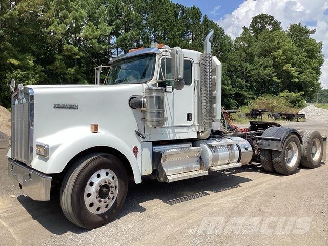 Kenworth W900 Nyergesvontatók