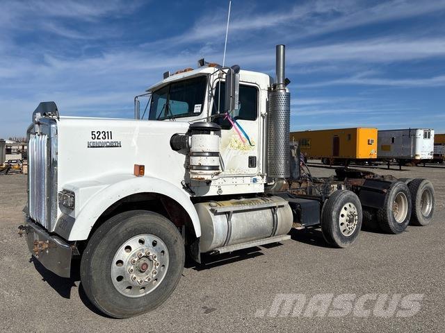 Kenworth W900B Nyergesvontatók