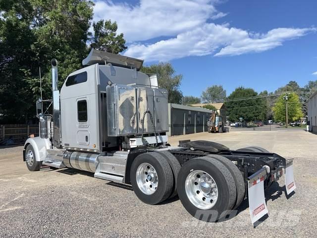 Kenworth W900L Nyergesvontatók