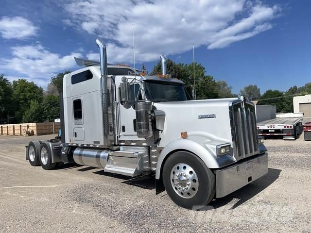 Kenworth W900L Nyergesvontatók