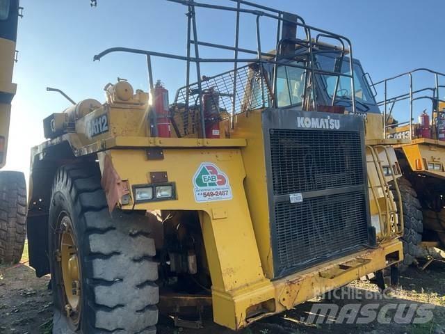 Komatsu 330M Csuklósdömperek
