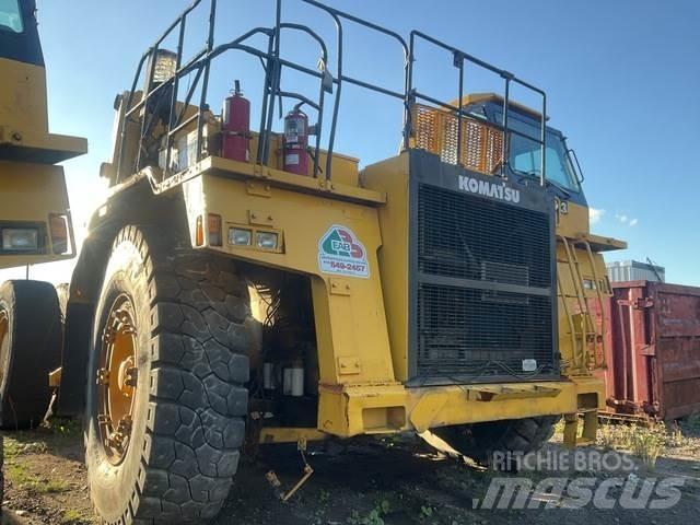 Komatsu 330M Csuklósdömperek
