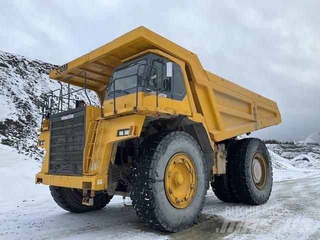 Komatsu 330M Csuklósdömperek