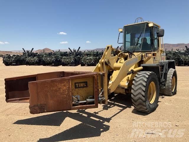 Komatsu WA120 Gumikerekes homlokrakodók