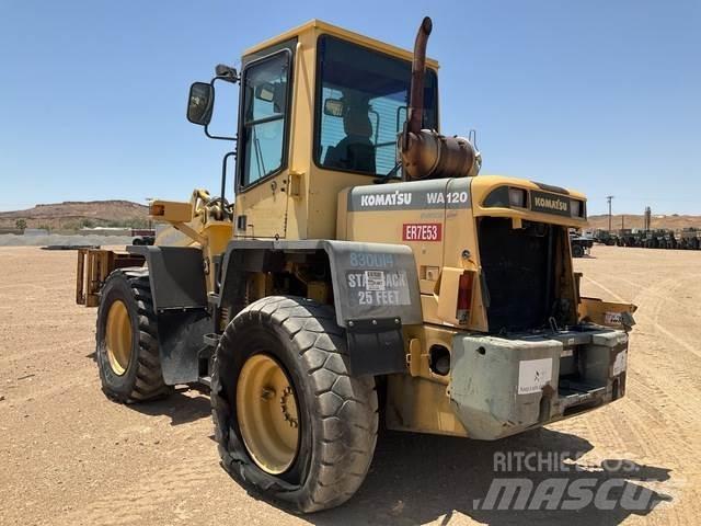 Komatsu WA120 Gumikerekes homlokrakodók