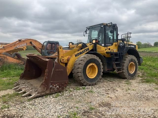 Komatsu WA380 Gumikerekes homlokrakodók