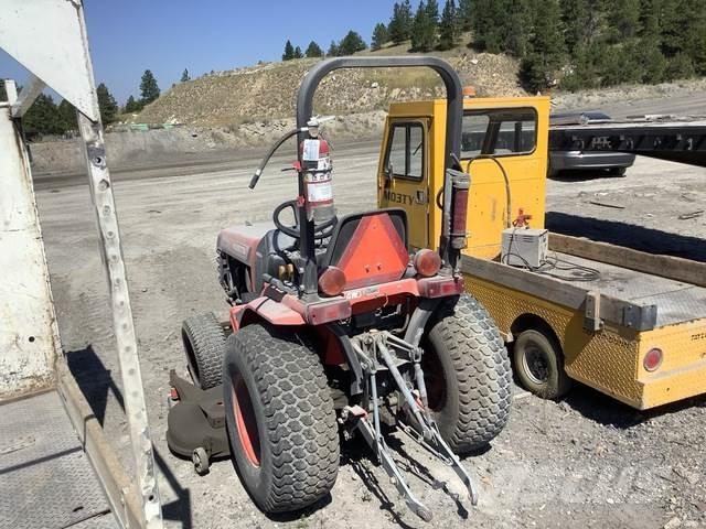 Kubota B2400HD Traktorok
