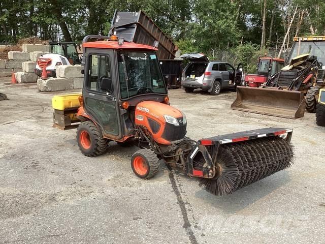Kubota BX2380 Kompakt traktorok