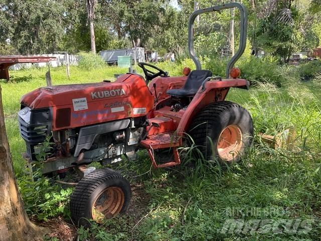Kubota L2800 Traktorok