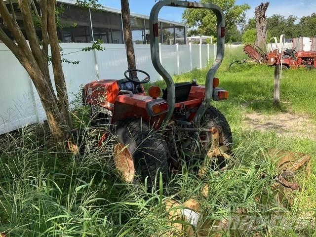 Kubota L2800 Traktorok