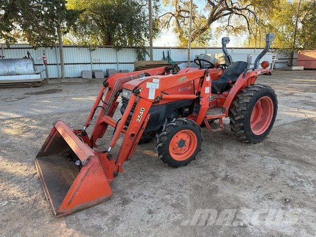 Kubota L2800D Traktorok