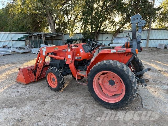 Kubota L2800D Traktorok