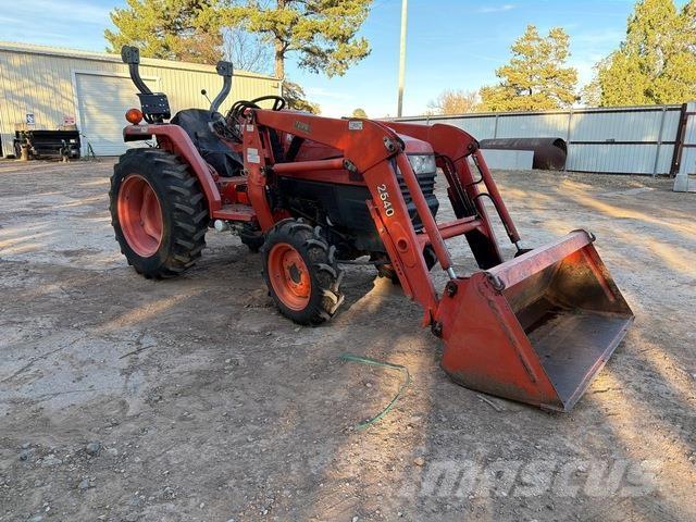 Kubota L2800D Traktorok