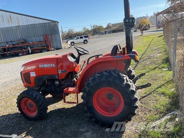 Kubota L3200DT Kompakt traktorok
