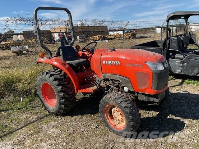 Kubota L3200DT Kompakt traktorok