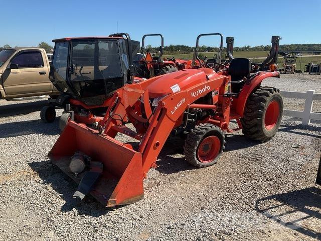 Kubota L3301DT Kompakt traktorok