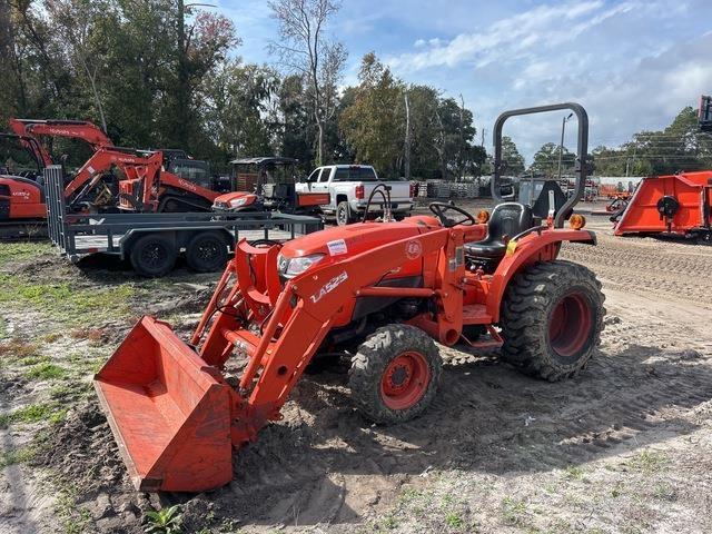 Kubota L3301DT Kompakt traktorok