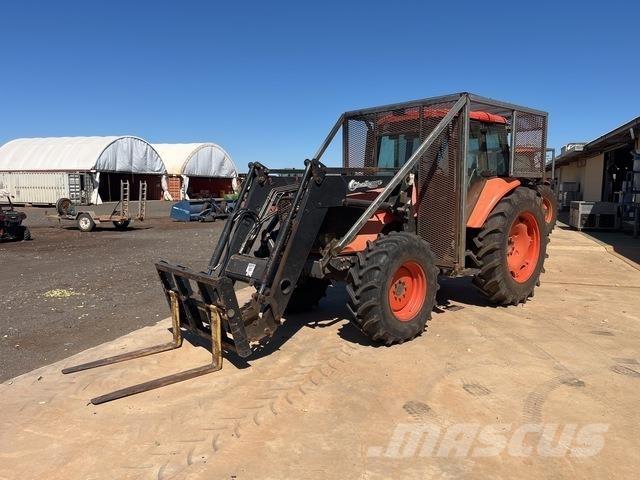 Kubota M125X Traktorok
