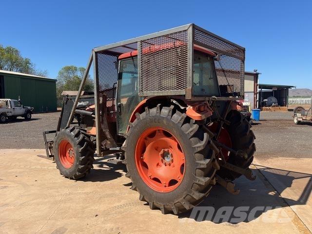 Kubota M125X Traktorok