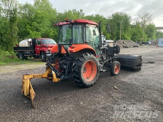Kubota M5040 Beltéri takarító gépek