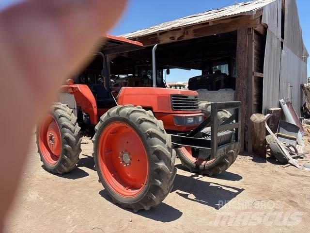 Kubota M9000 Traktorok
