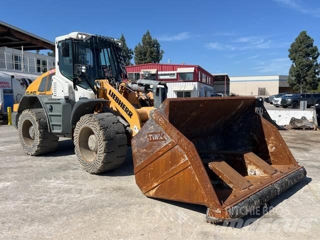 Liebherr L546 Gumikerekes homlokrakodók