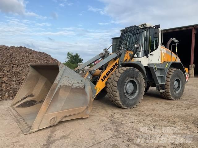 Liebherr L546 Gumikerekes homlokrakodók