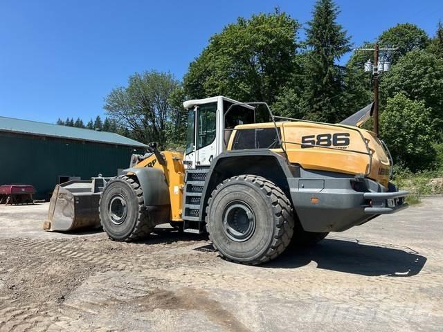 Liebherr L586 Gumikerekes homlokrakodók