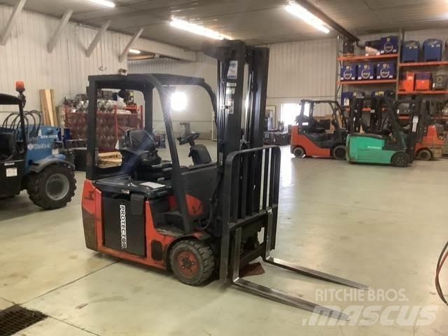 Linde E18 Elektromos targoncák