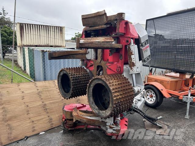 Log Max 1000XT Építőipar - Egyebek