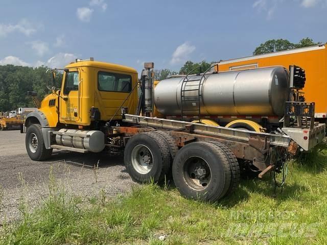 Mack 700 Hóeltakarítók