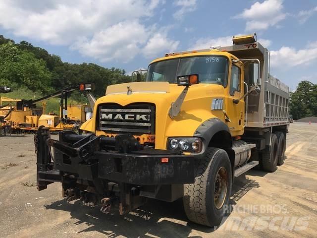 Mack 700 Hóeltakarítók