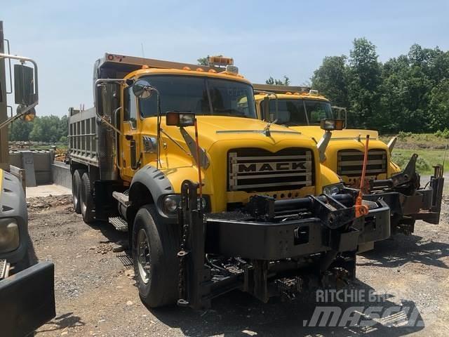 Mack 700 Hóeltakarítók