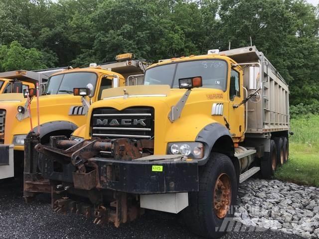 Mack 700 Hóeltakarítók