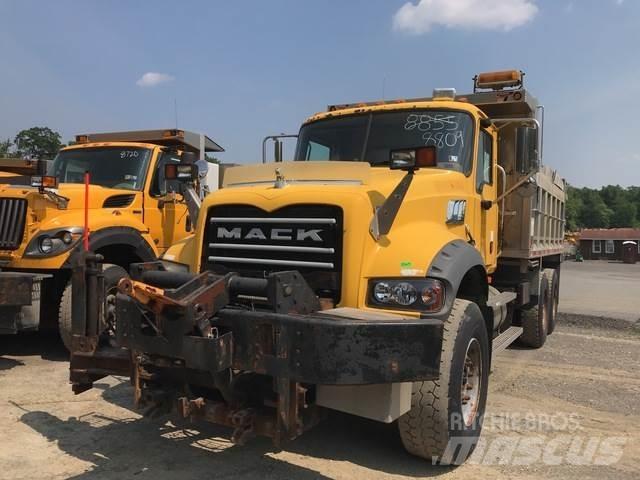Mack 700 Hóeltakarítók