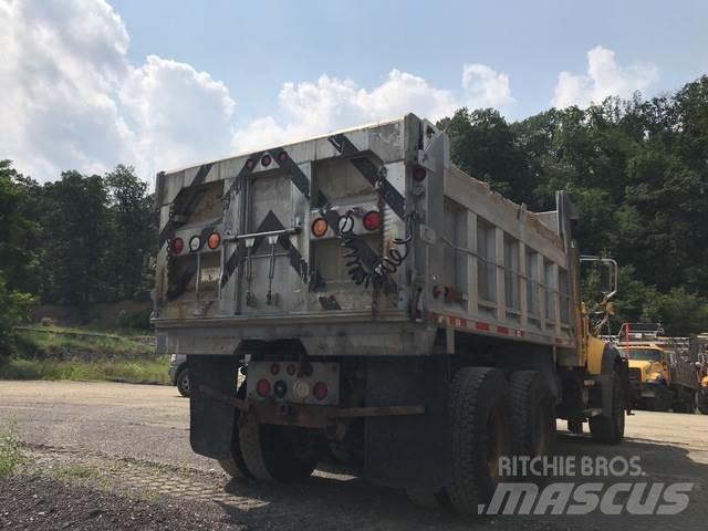 Mack 700 Hóeltakarítók