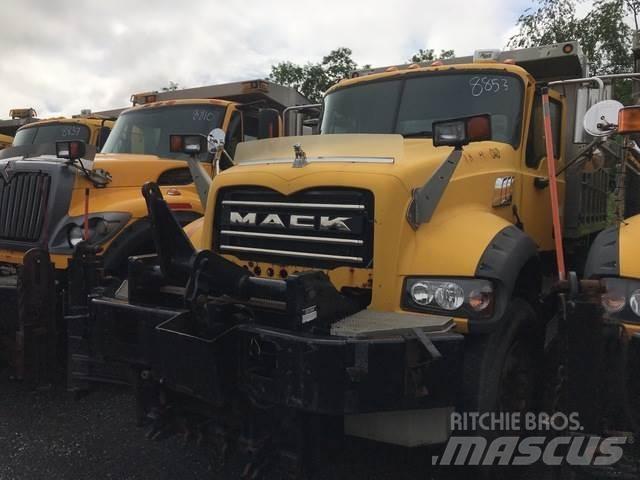 Mack 700 Hóeltakarítók