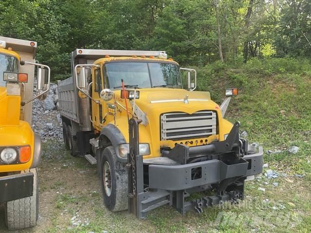 Mack 700 Hóeltakarítók