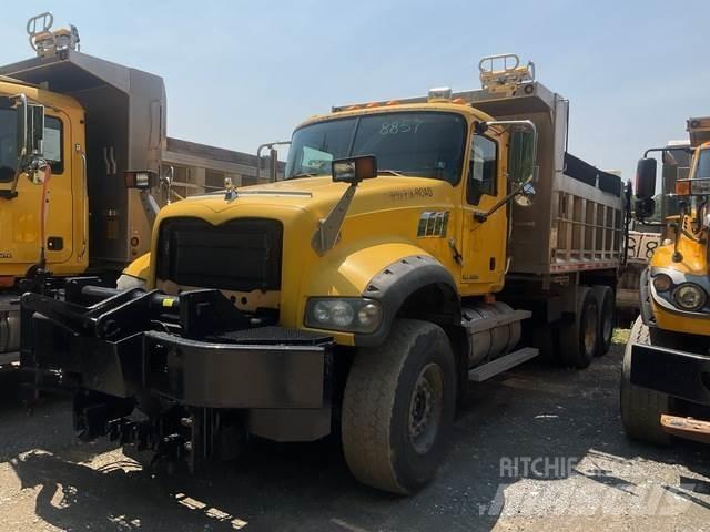 Mack 700 Hóeltakarítók