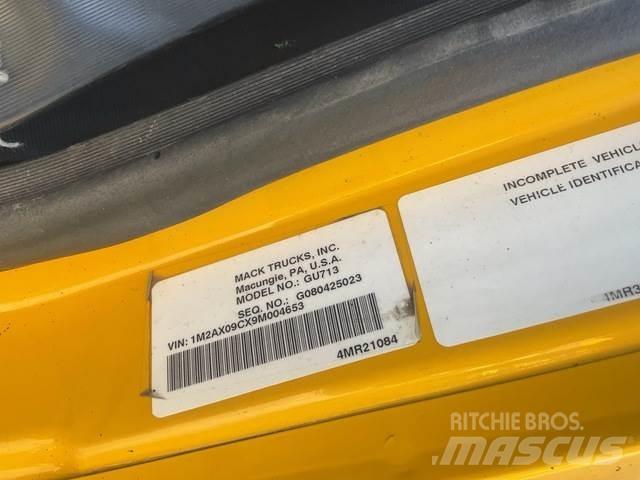 Mack 700 Hóeltakarítók