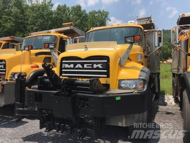 Mack 700 Hóeltakarítók