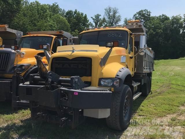 Mack 700 Hóeltakarítók