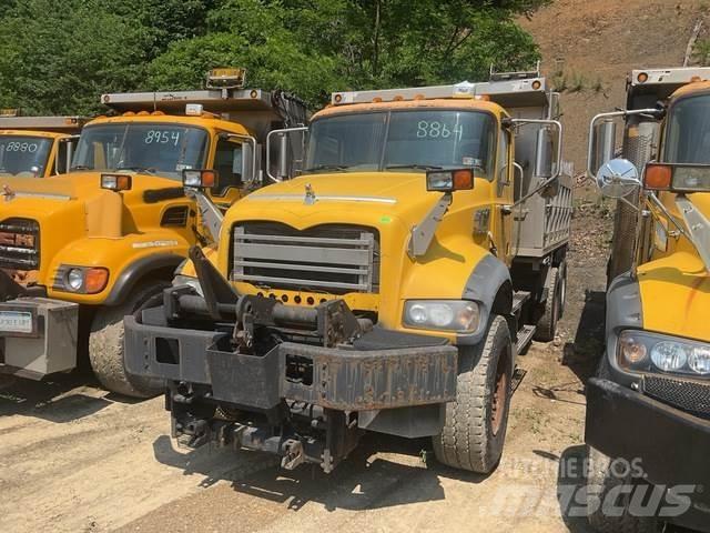 Mack 700 Hóeltakarítók
