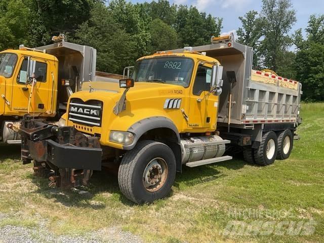 Mack 700 Hóeltakarítók