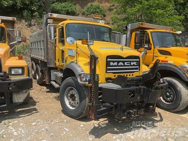 Mack 700 Hóeltakarítók