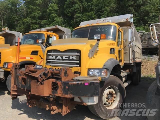 Mack 700 Hóeltakarítók