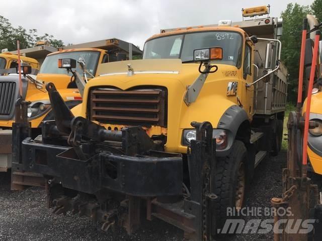 Mack 700 Hóeltakarítók