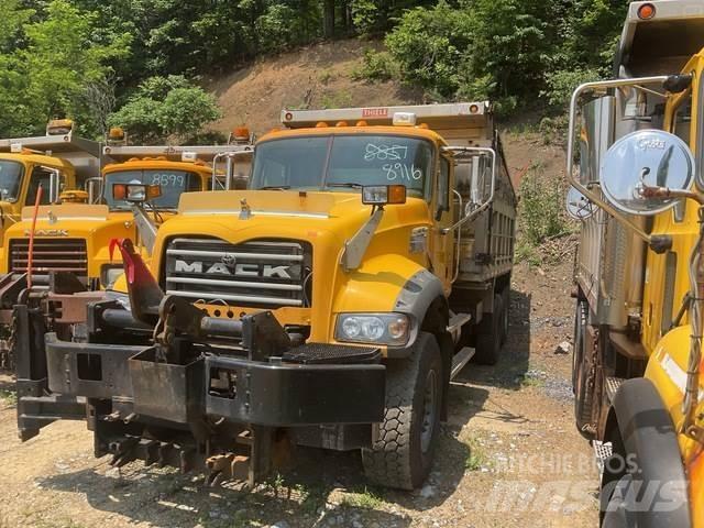 Mack 700 Hóeltakarítók