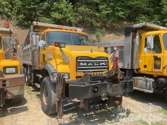 Mack 700 Hóeltakarítók