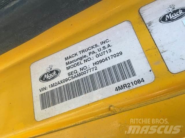 Mack 700 Hóeltakarítók